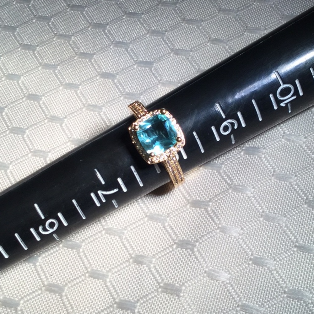 CZECH BLUE CRYSTAL IN GOLD TONE - Picture 8 of 8